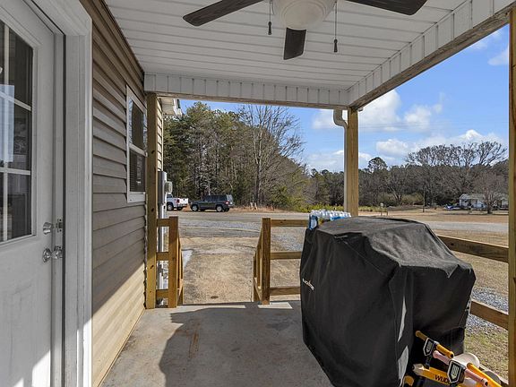 3rd image of 48 Fort Lindley Rd