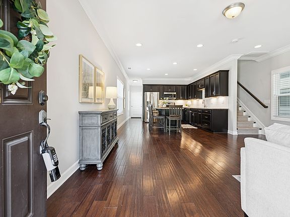3rd image of 100 Walden Village Ct