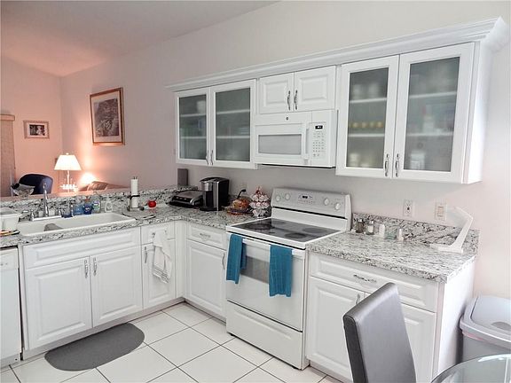 5th image of 4082 NW 63rd Street