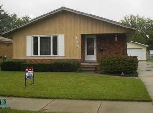 24304 Grove Ave, Eastpointe, MI 48021