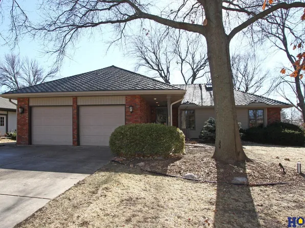 6631 Park Crest Ct, Lincoln, NE 68506