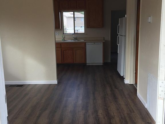 2nd image of 2367 Olive Ave