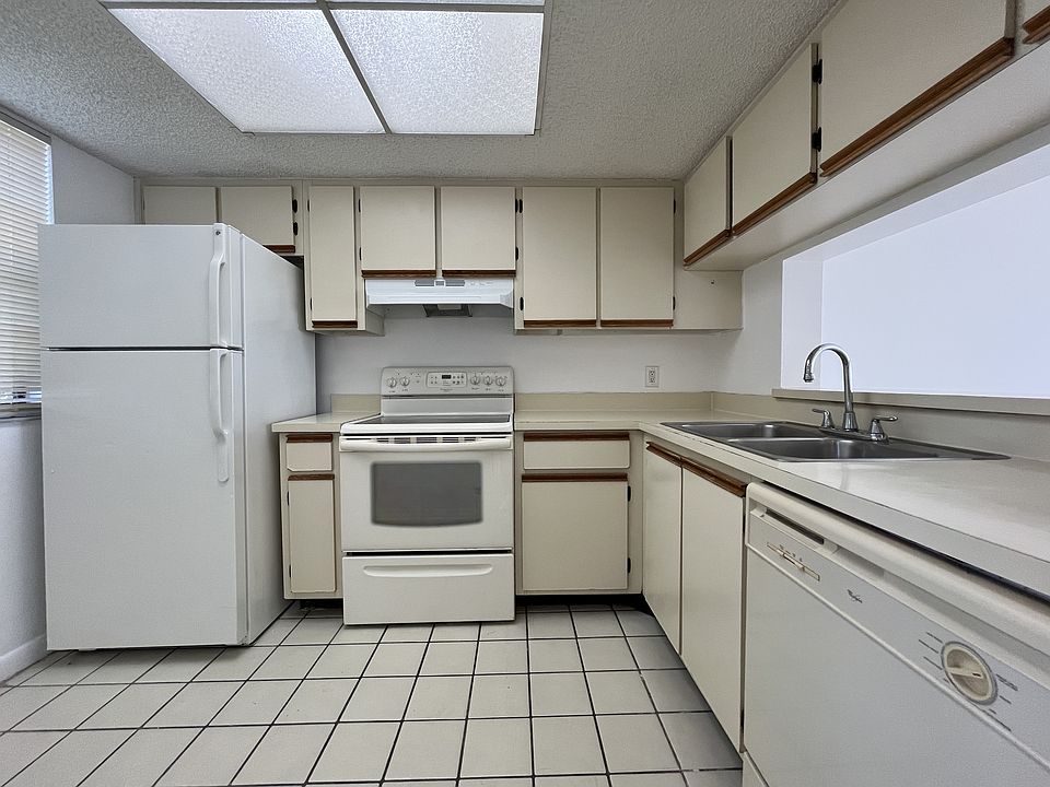 1st image of 5200 NW 31st Ave APT J160