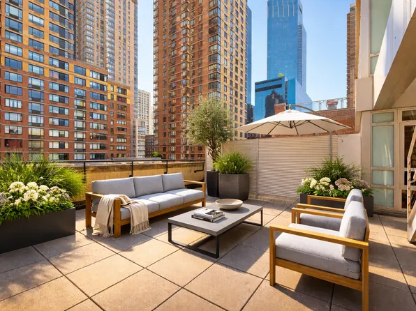 426 West 58th Street image 1 of 10