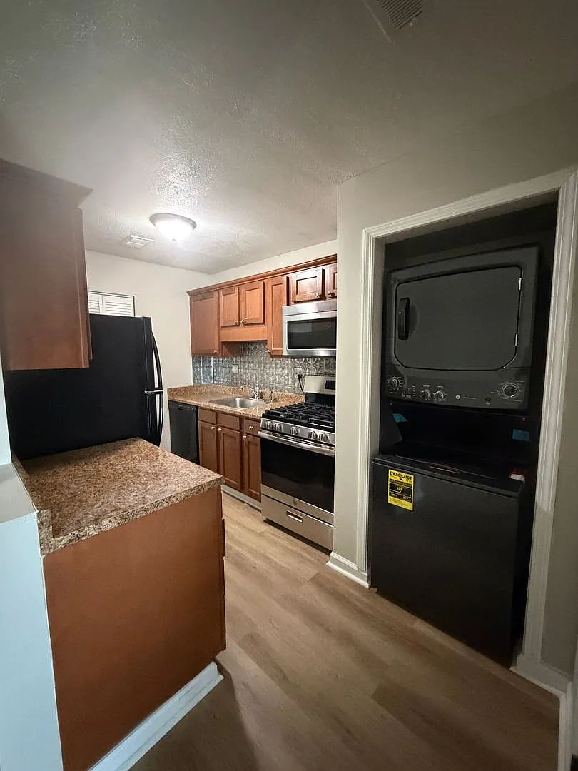 Experience Luxury Living at Bellagio Living II: Modern Apartments in Lawrence, Indiana — Photo 3