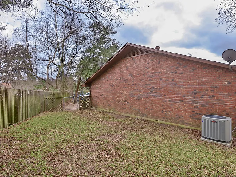 2904 Old Houston Rd #1 — Photo 6