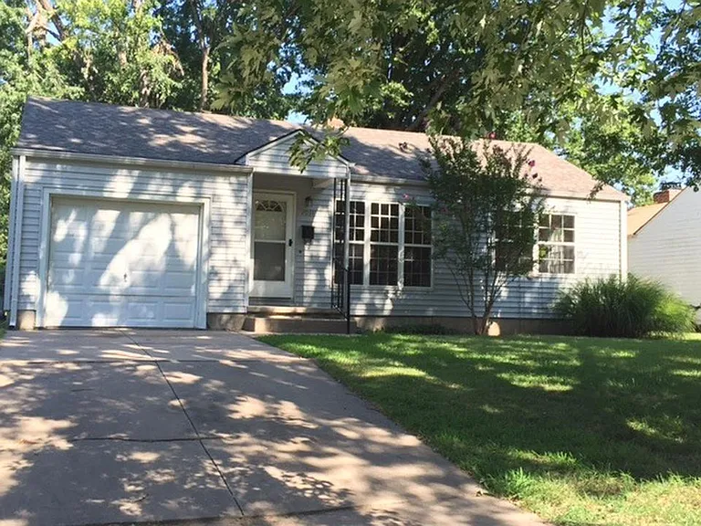 2038 S Terrace Dr — Photo 4