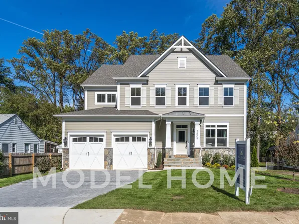 1743 Pimmit Dr, Falls Church, VA 22043