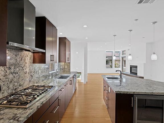 5th image of 502 N Myers St #514