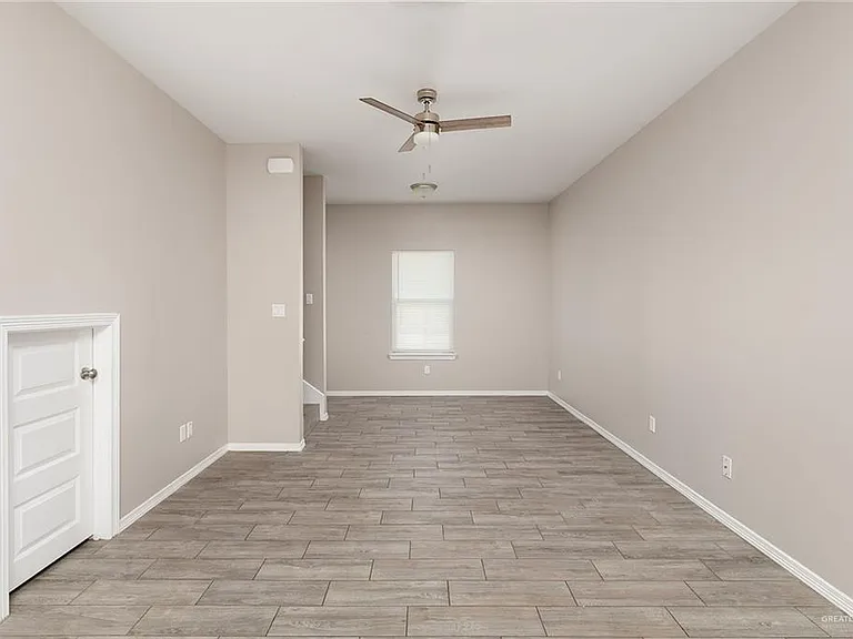 1105 W Kennedy St #9 — Photo 8