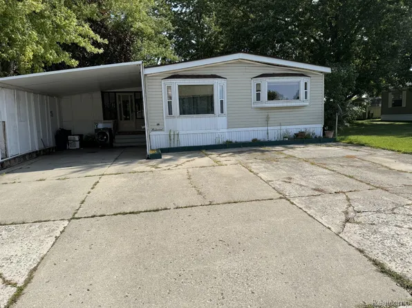 7 Clydesdale St E, Mount Morris, MI 48458