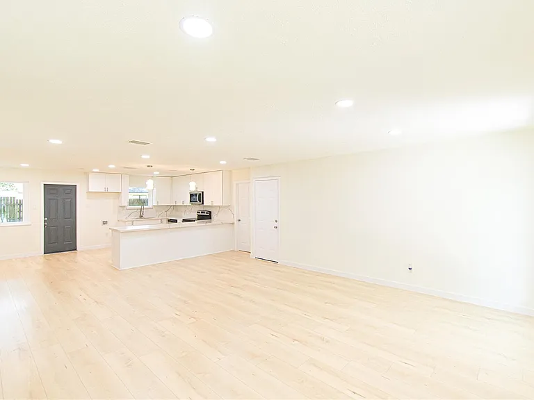 13619 Elm Ct — Photo 6