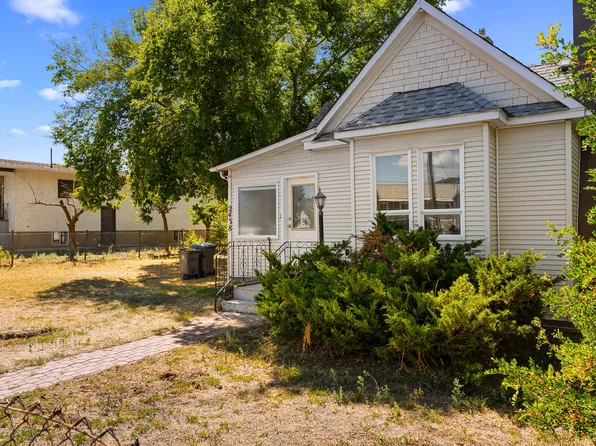 2438 Jackson Ave, Merritt, BC V1K 1B1