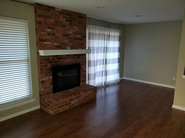 1929 E Mohawk Cir — Photo 6
