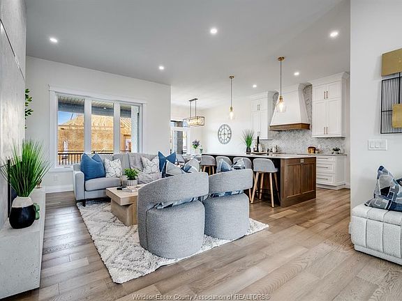 3rd image of 39 Augusta Dr