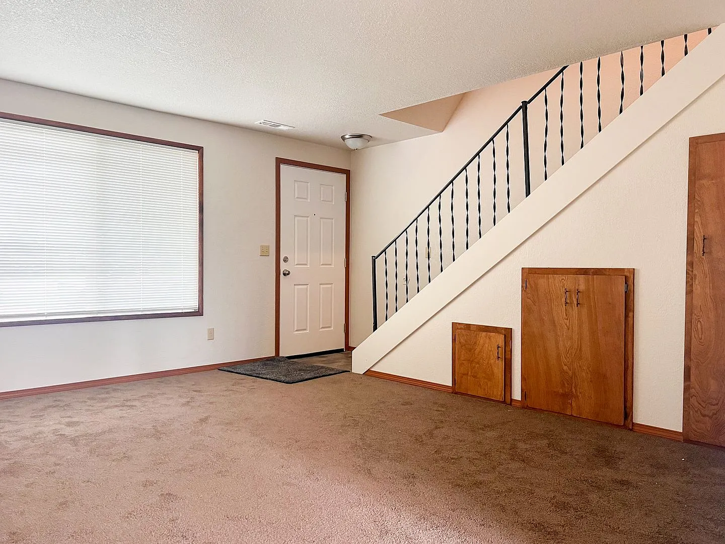 OWN851 — Photo 3