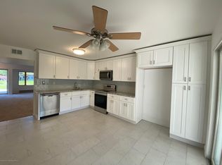 29 Plaza De Las Flores UNIT E, Freehold, NJ 07728