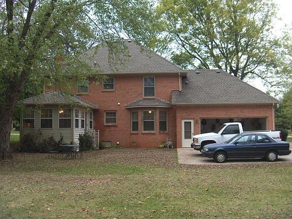2nd image of 2407 Windemere Dr