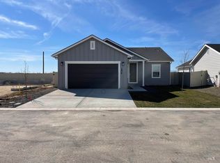 1806 Windhelm St, Caldwell, ID 83607