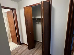 8192 Annsbury Dr APT 11, Utica, MI 48316