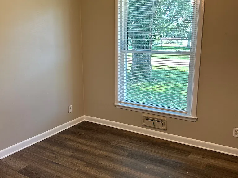 10406 Whipps Mill Rd — Photo 13