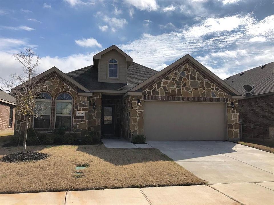 1st image of 2121 Lake Hawthorne Trl