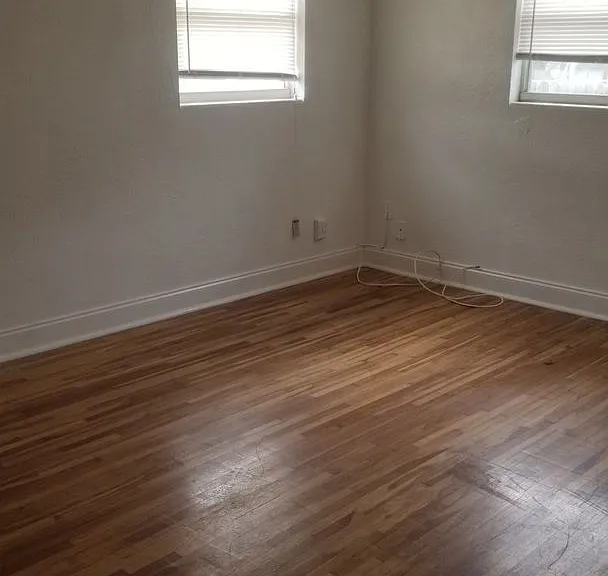 858 Maley St — Photo 4