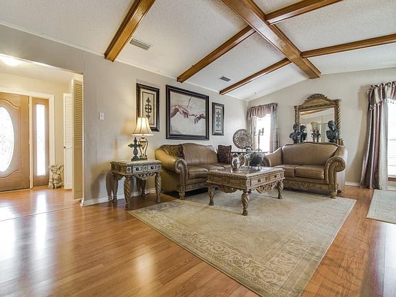 4th image of 2628 Montclair Ln