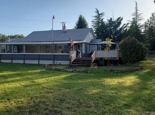 55 Chandra Ln, Shady Cove, OR 97539
