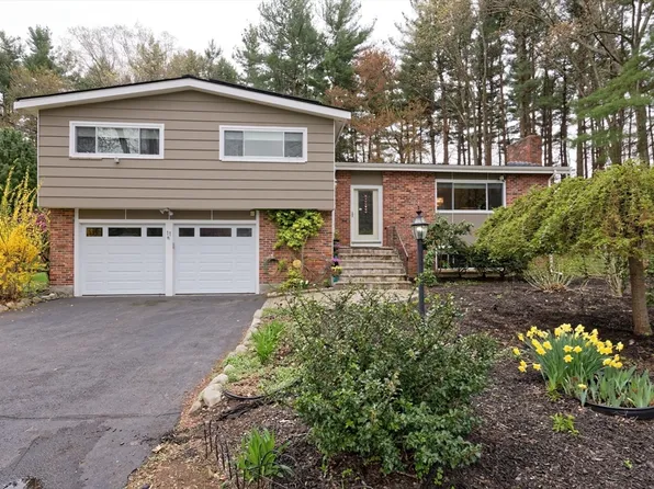 11 Thomas Dr, Framingham, MA 01701