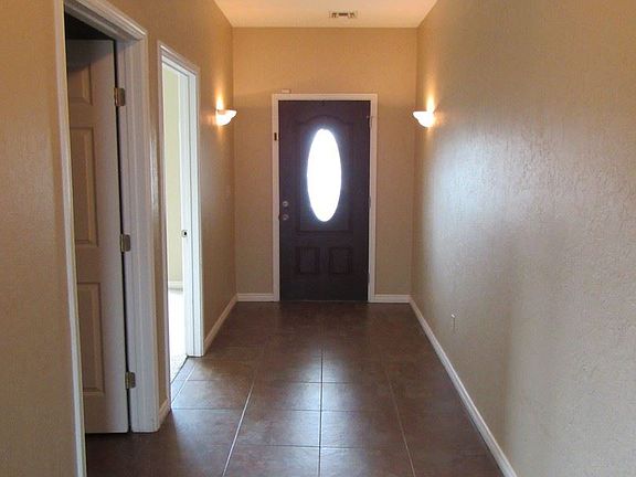 3rd image of 511 NW Fairway Villas Dr