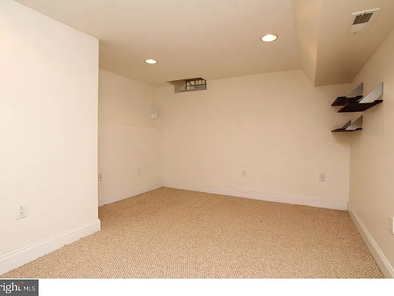 968 N Lawrence St #R — Photo 8