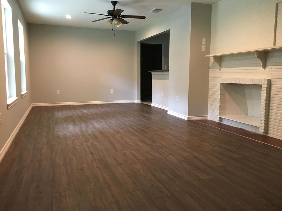 2nd image of 624 Hillcrest St