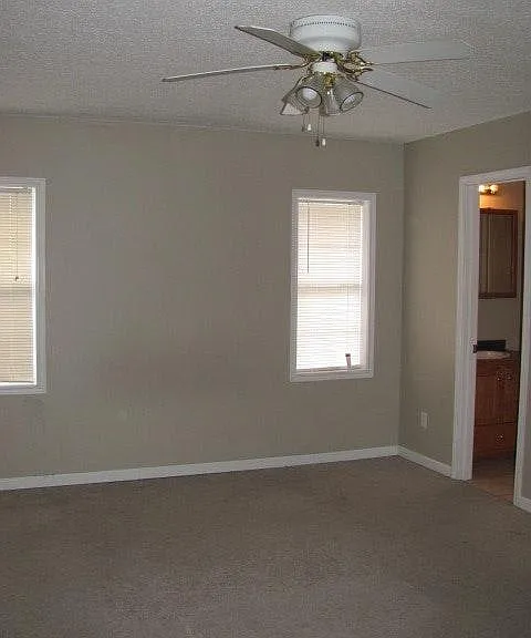 358 Monarch Dr — Photo 4