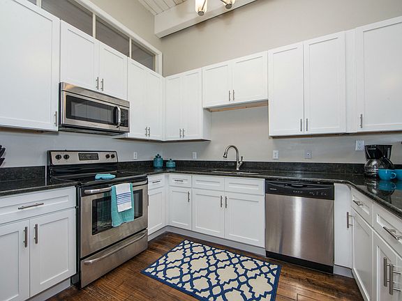 2nd image of 312 E Broad St #2446193