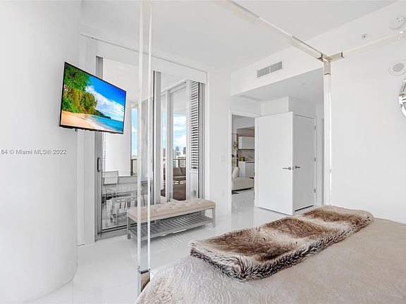 5th image of 851 NE 1st Ave #3600