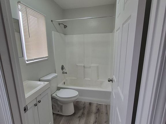 5th image of 153 1/2 E 62nd St