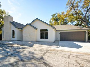 233 Old Oaks Path, Kerrville, TX 78028