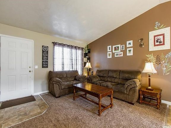 3rd image of 851 W Sundown Ln