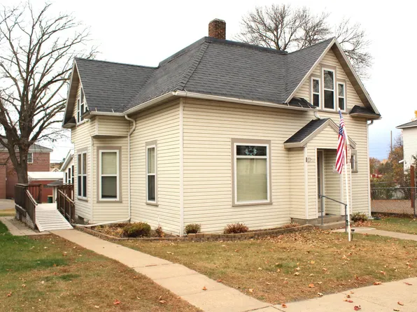 311 5th St NE, Staples, MN 56479