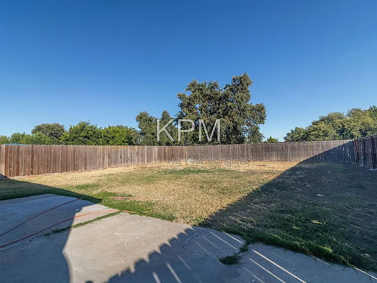 4248 E 4th St — Photo 21