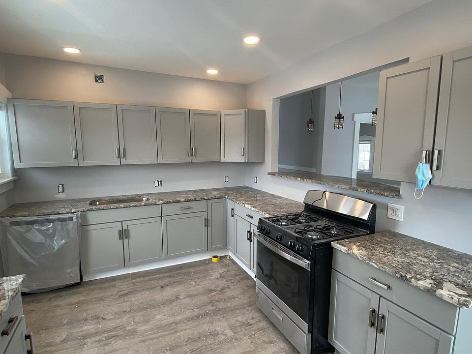 1st image of 2821 Avondale Ave #2