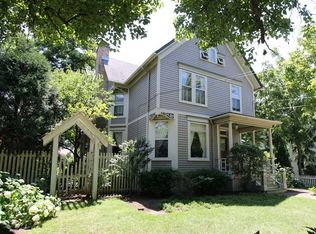 137 W Lincoln Ave, Barrington, IL