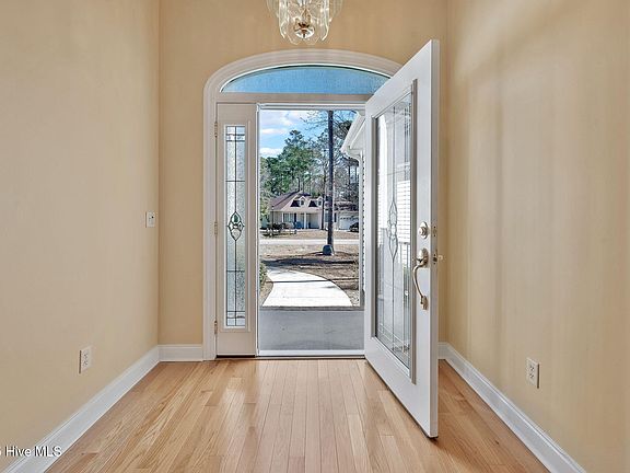 5th image of 4293 Oak Creek Lane
