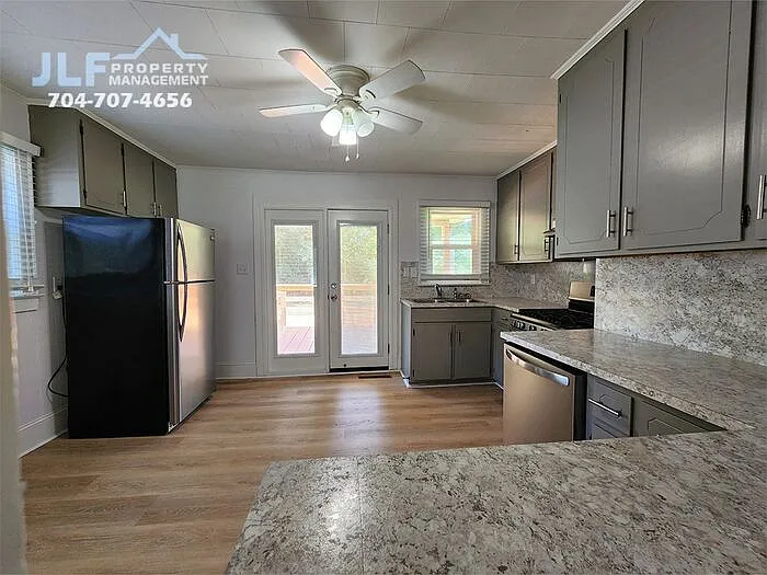 135 Oak Grove Rd — Photo 7