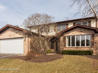 711 Garth Rd, Wheeling, IL 60090