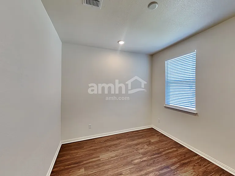 2738 Lillybrook Ln — Photo 13