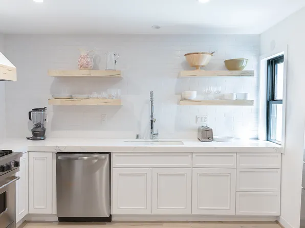 511 E Balboa Blvd #C, Newport Beach, CA 92661