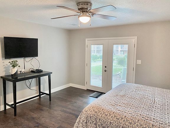 3rd image of 860 S Village Rd APT Y2