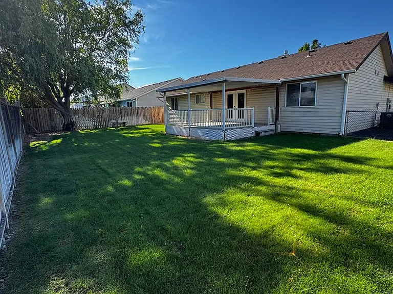 1351 Yost Cir NE — Photo 6